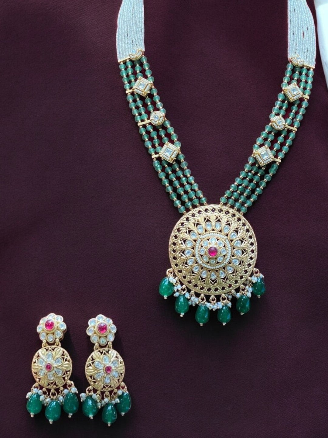 ROYAL EMERALD KUNDAN PEARL NECKLACE SET