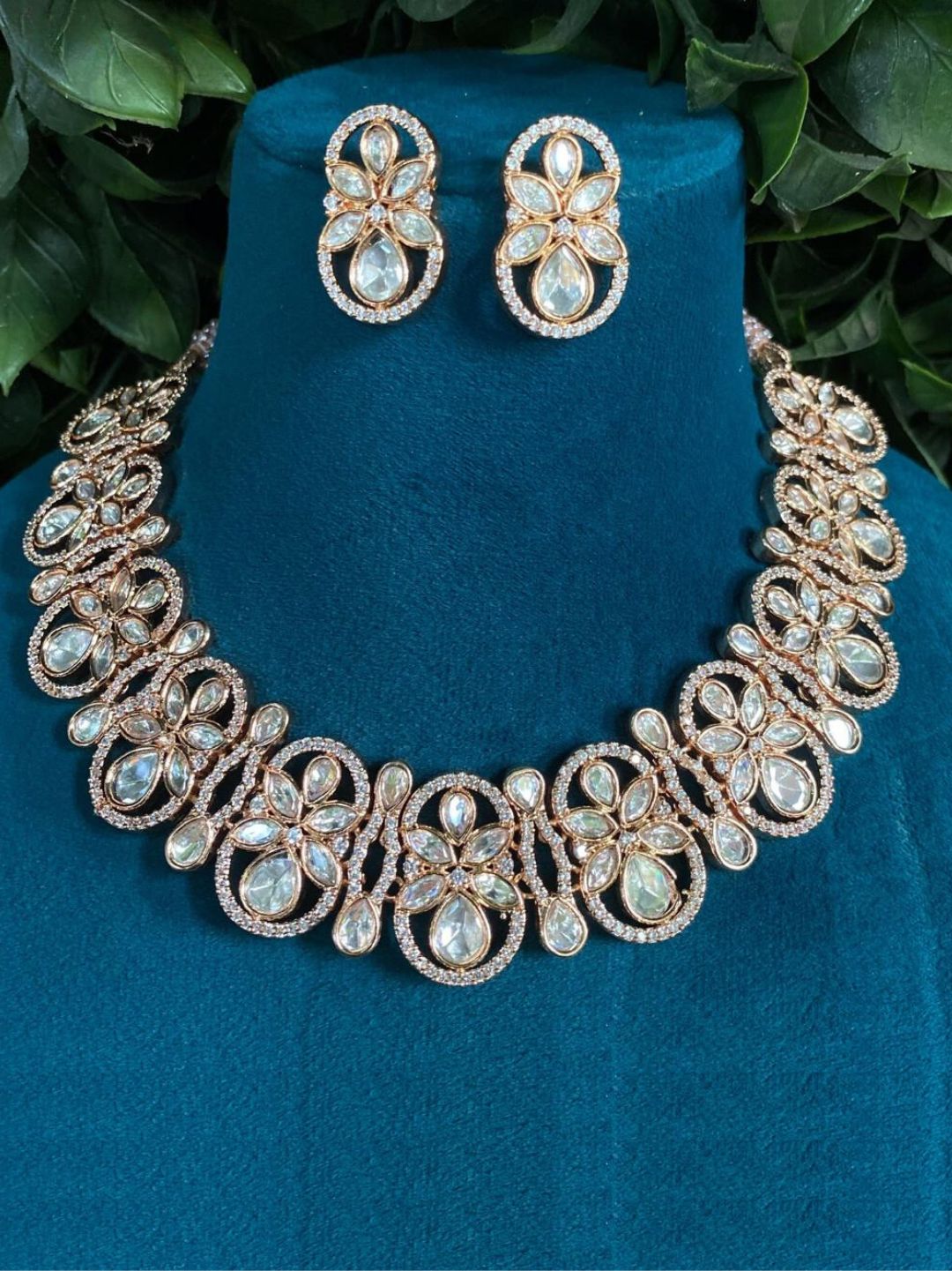 BHAVYA IVORY JEWELLERY SET