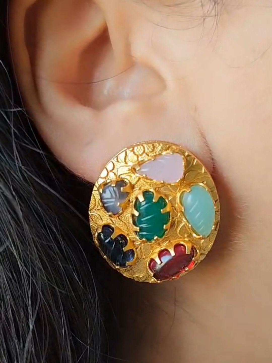 SANSKRITI NAVRATNA NECKLACE