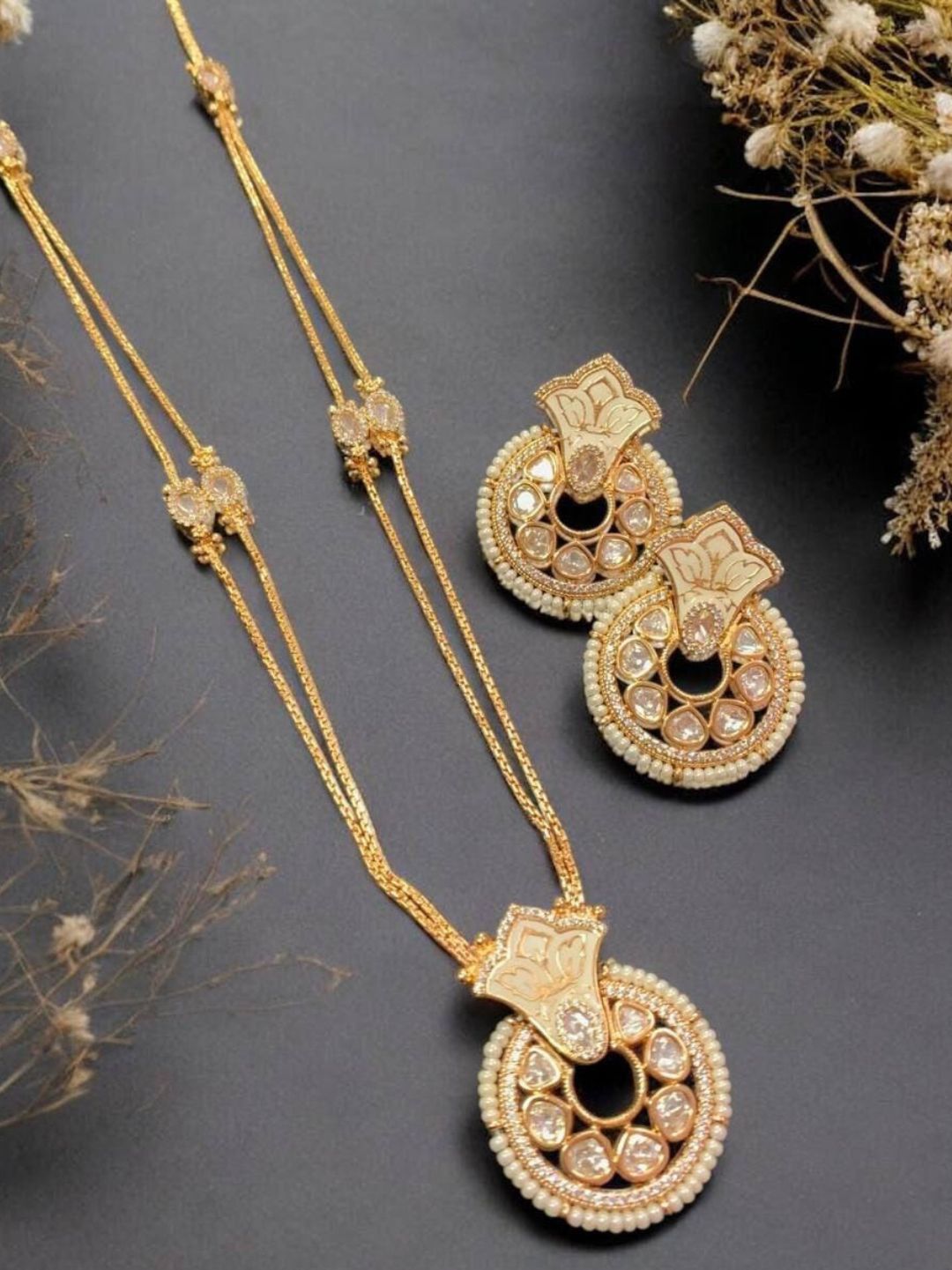 YASHIKA IVORY JEWELLERY SET