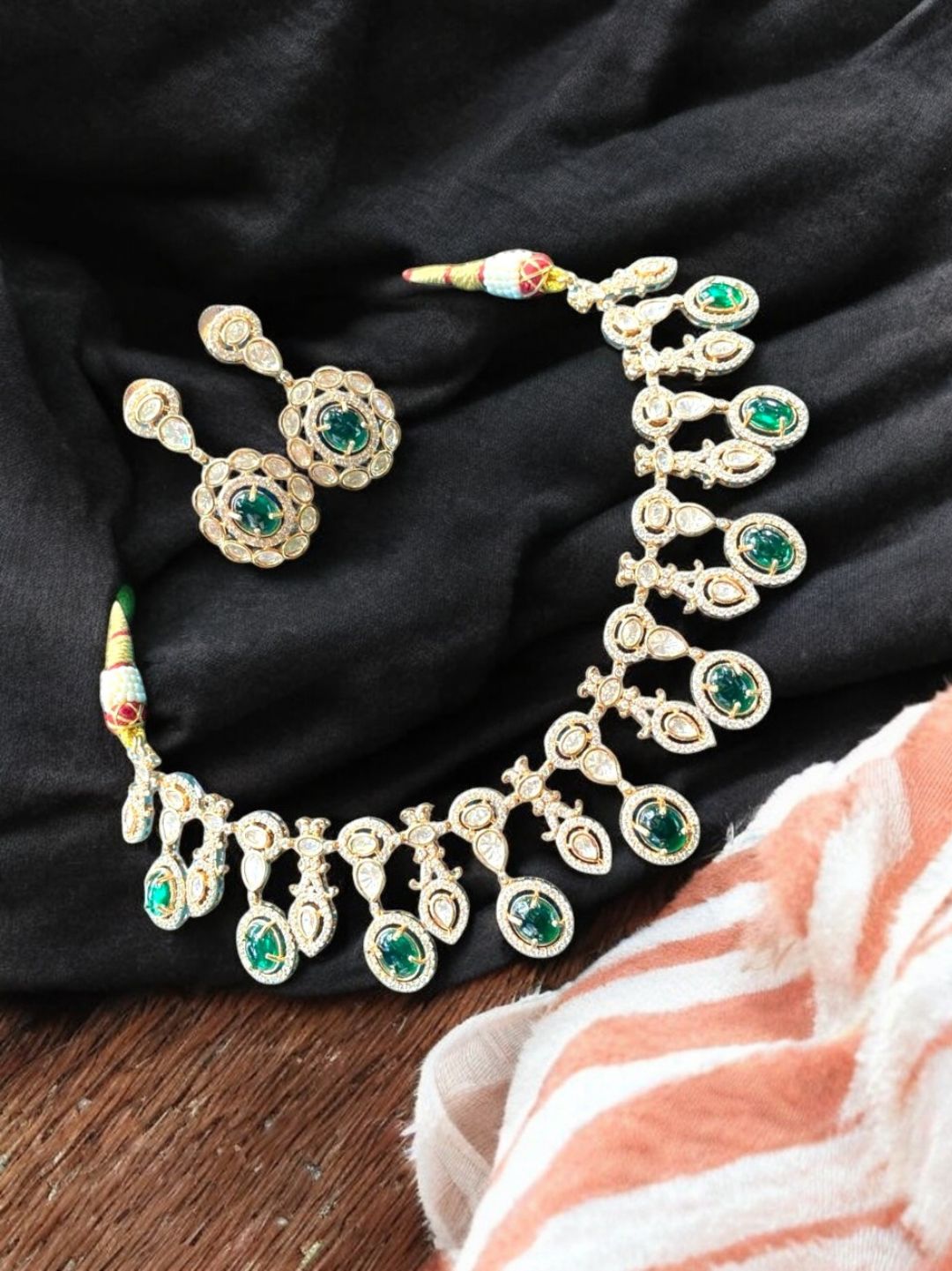 EMERALD GREEN KUNDAN JEWELLERY SET