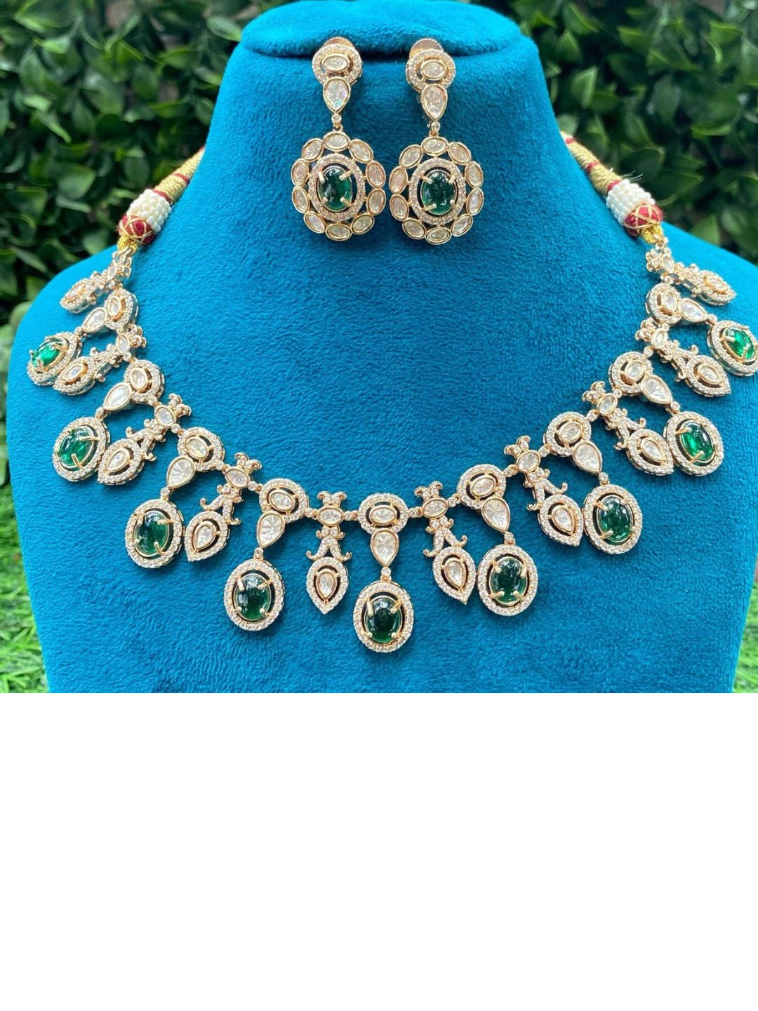 EMERALD GREEN KUNDAN JEWELLERY SET