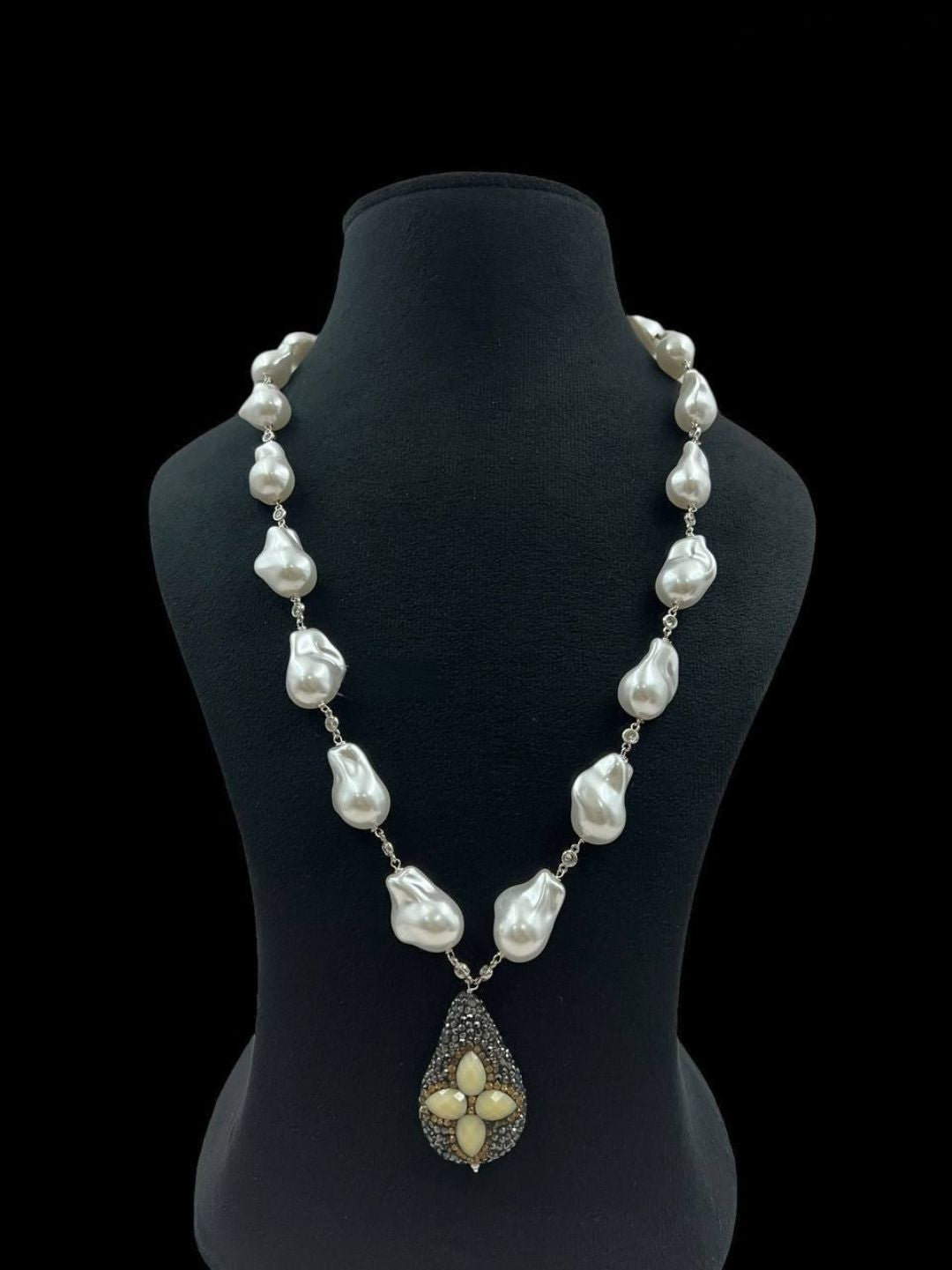 BAROQUE PEARL LONG NECKLACE WITH TEARDROP PENDANT