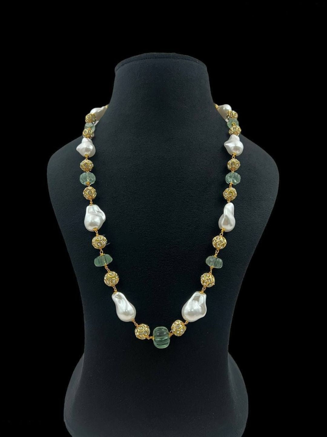 BAROQUE PEARL & GREEN BEAD NECKLACE