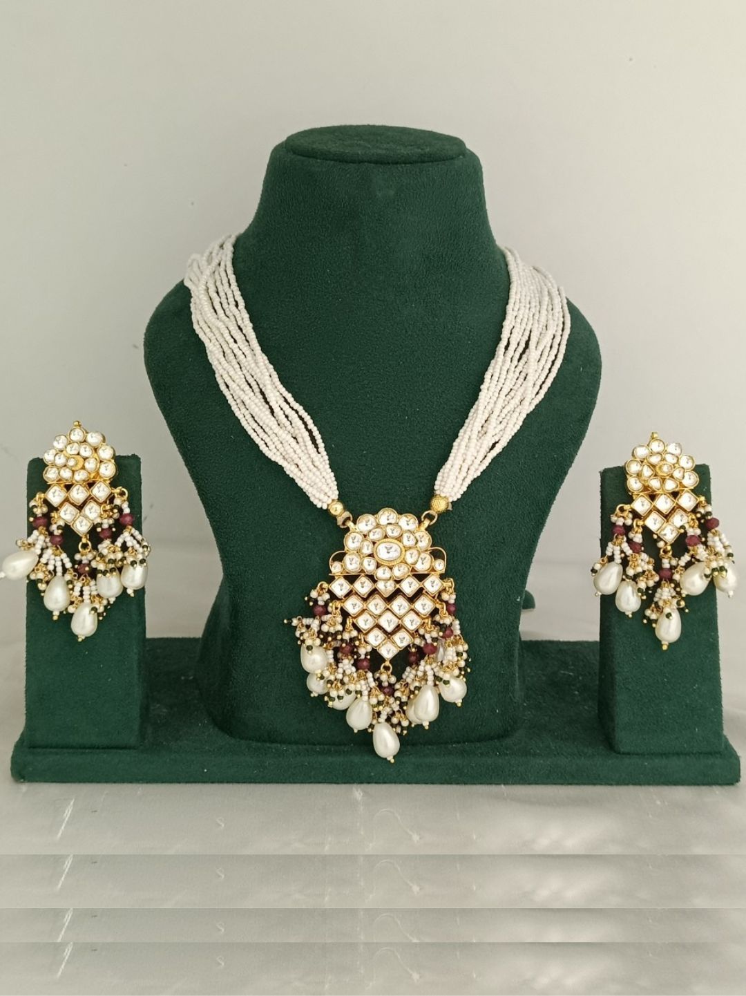 ISHYA PEARL JADAU JEWELLERY SET