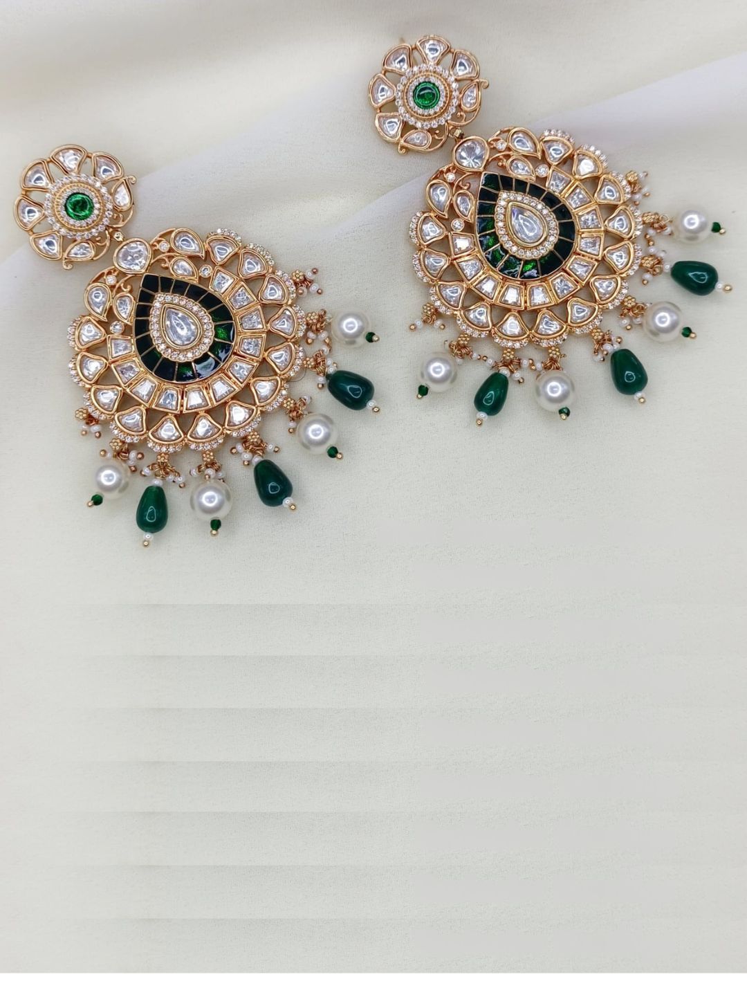 TRISHNA EMERALD KUNDAN DANGLE EARRINGS