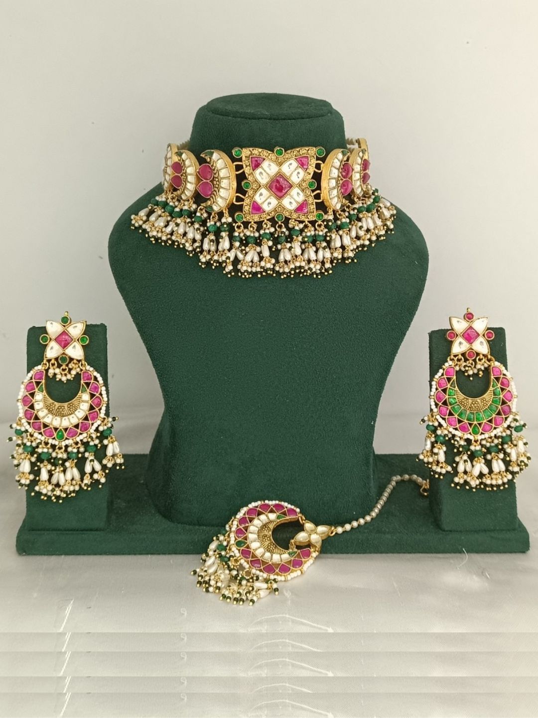 VANYA JADAU CHOKER JEWELLERY SET
