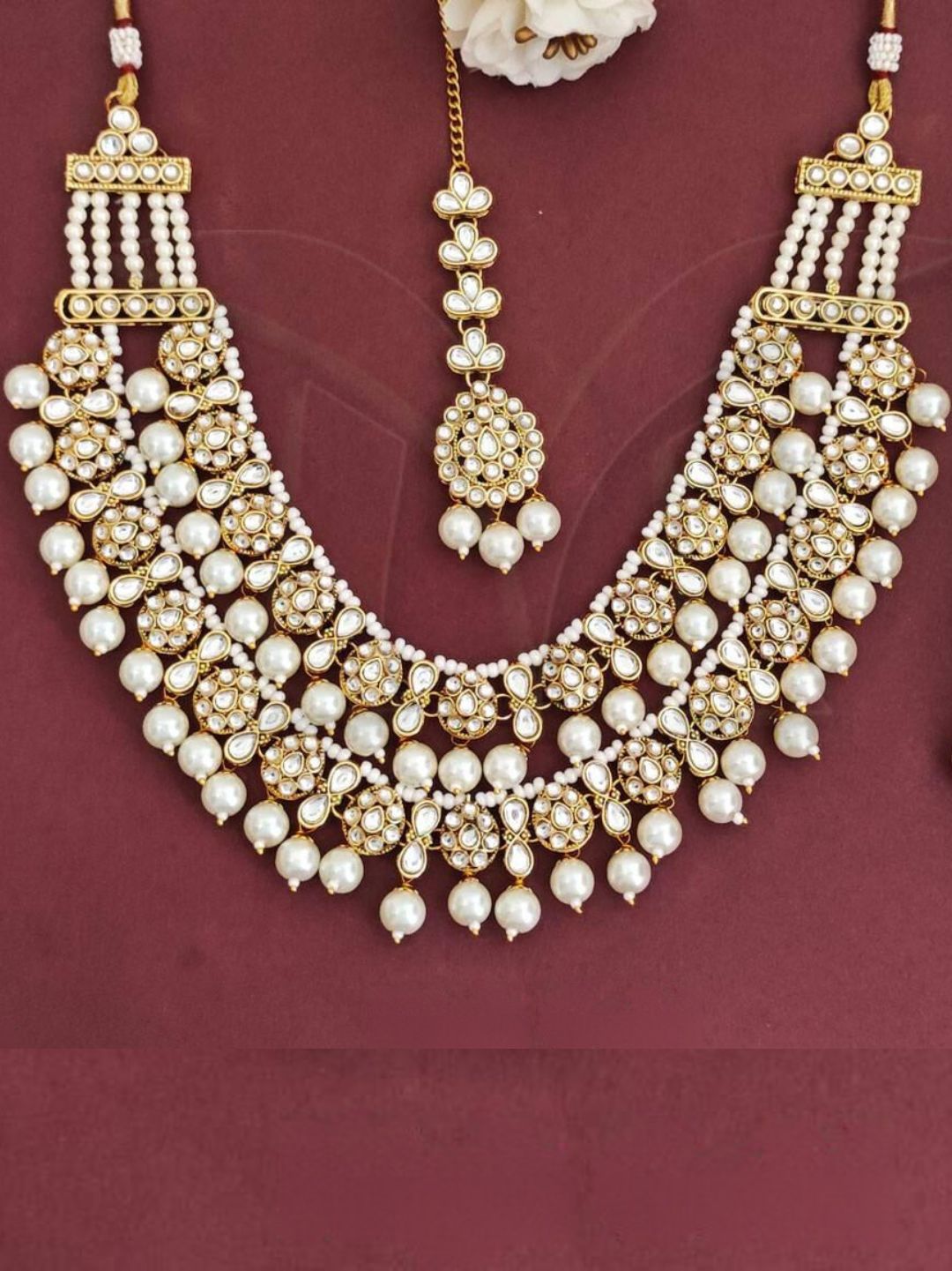 CHARU WHITE JEWELLERY SET