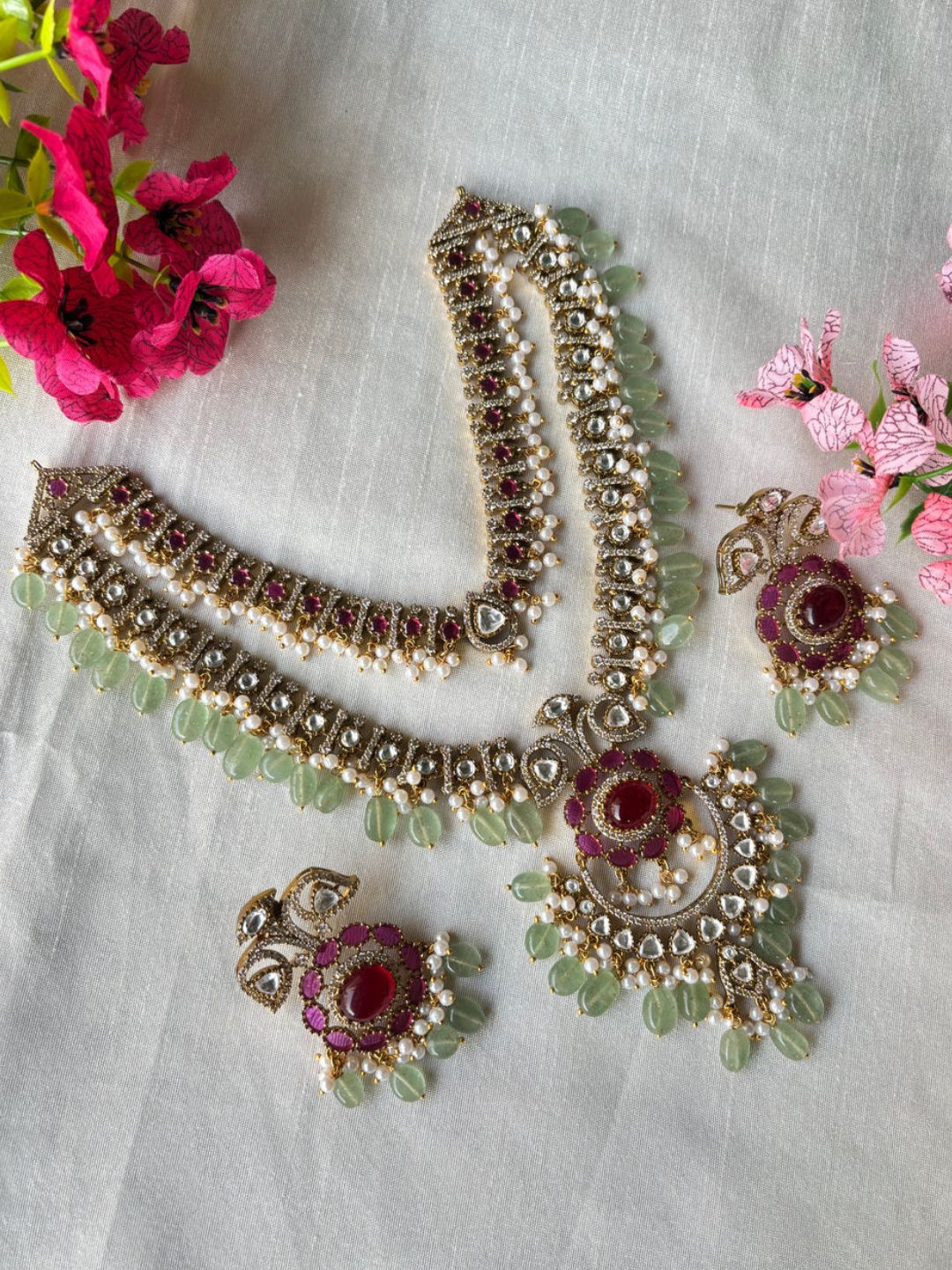 VAIDEHI RUBY MINT VICTORIAN NECKLACE SET