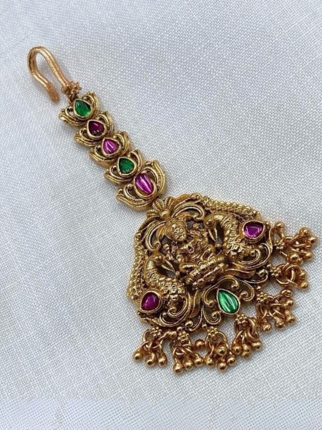 TEMPLE PEACOCK HERITAGE MAANG TIKKA