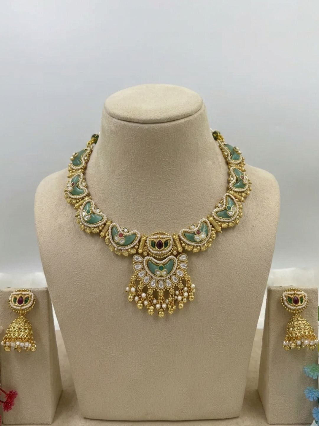 ANVIKA RAJWADI GREEN KUNDAN NECKLACE SET