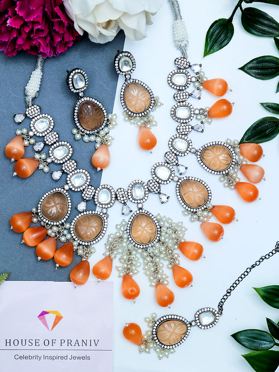 AANYA CARNELIAN KUNDAN JEWELLERY SET