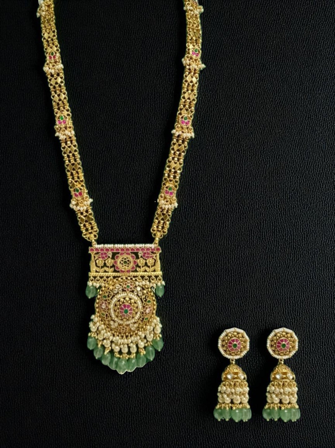 bharatnatyam jewellery, classical temple jewellery, traditional performance set, dance jewellery, ethnic fashion jewellery, heavy necklace set, mandala inspired jewellery

