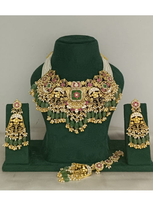emerald necklace set, bridal jewellery, green bead necklace, temple jewellery, antique gold necklace, Indian wedding jewellery, statement jewellery, traditional necklace set, kundan necklace, festive jewellery
