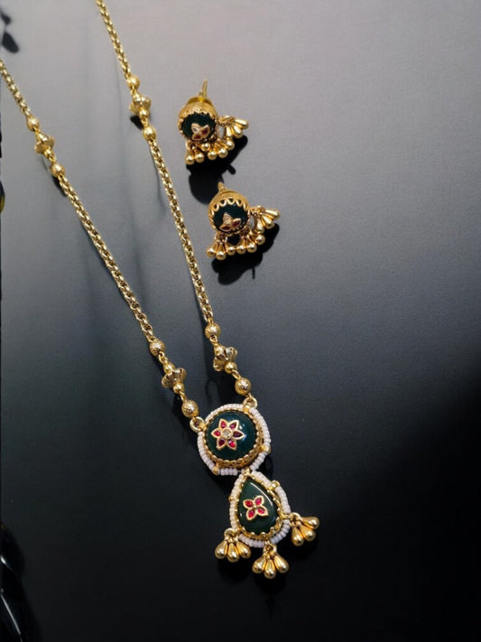 #MeenakariNecklace #GoldPlatedJewellery #HouseOfPranvi #TraditionalIndianJewellery #MinimalEthnicLook #FloralPendantNecklace #MeenaWorkJewellery #HandcraftedElegance #WeddingGuestJewels #DesiChicStyle

