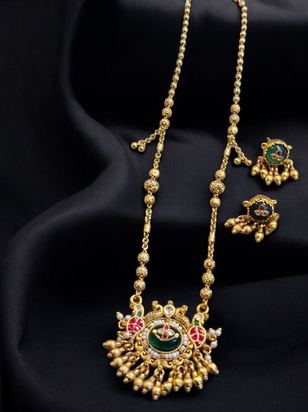 #TempleNecklace #GoldPlatedJewellery #HouseOfPranvi #TraditionalWear #SouthIndianJewellery #HeritageStyle #BridalSet #EthnicElegance #StatementJewellery #HandcraftedNecklace #FestiveLook #KempJewellery