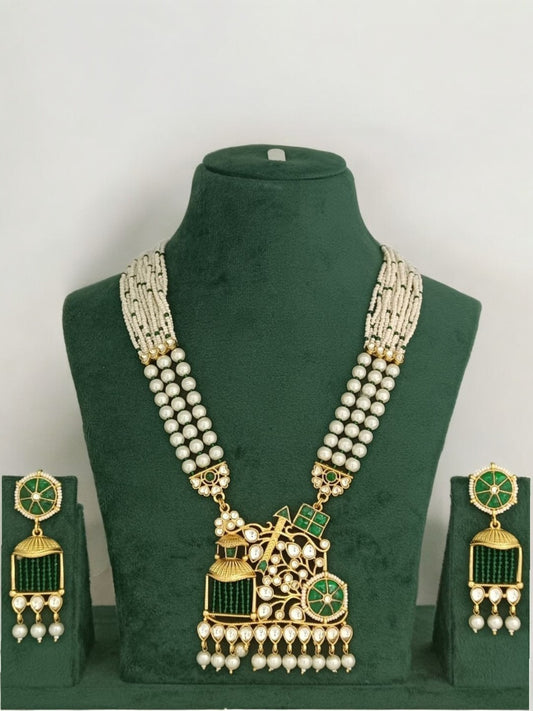 emerald kundan necklace, green ratha jewelry set, Indian heritage necklace, chariot pendant jewelry, pearl and emerald necklace, traditional bridal jewelry, handcrafted Indian set, House of Pranvi jewelry, statement kundan set, ethnic royal necklace, festive wear jewelry, green and gold temple jewelry, regal Indian accessories, kundan choker set, bridal temple jewelry