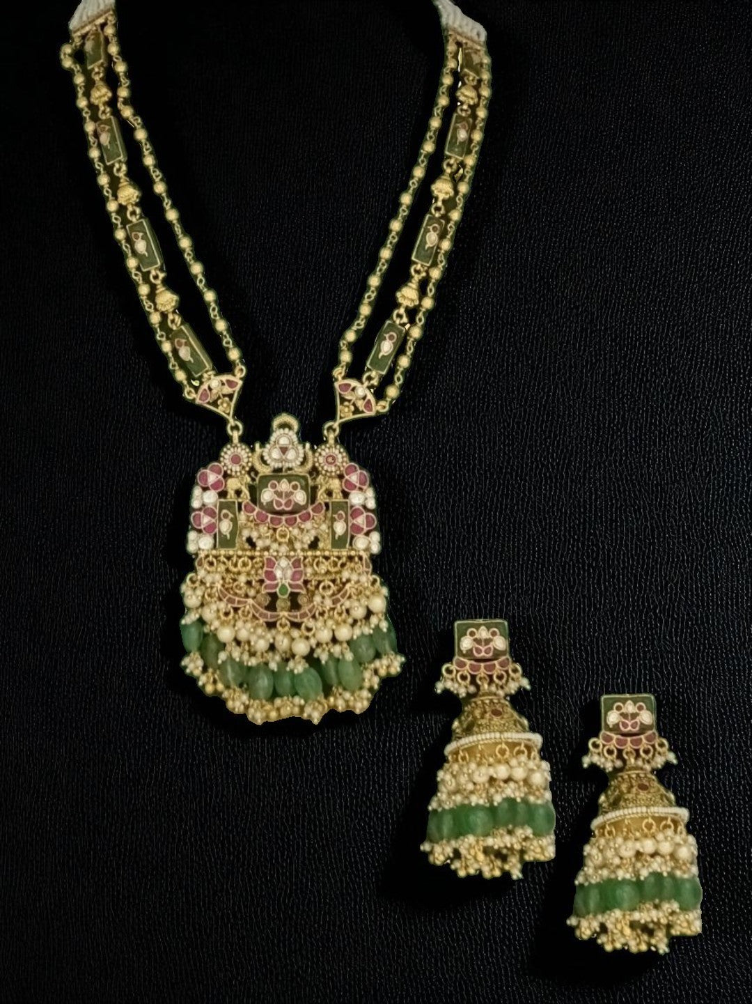 pearl jewellery set, bridal necklace, traditional indian jewellery, elegant necklace set, ethnic accessories, wedding wear jewellery, hand strung pearls, festive jewellery

