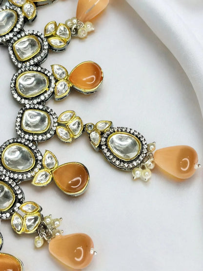 KAVYA CARNELIAN KUNDAN NECKLACE