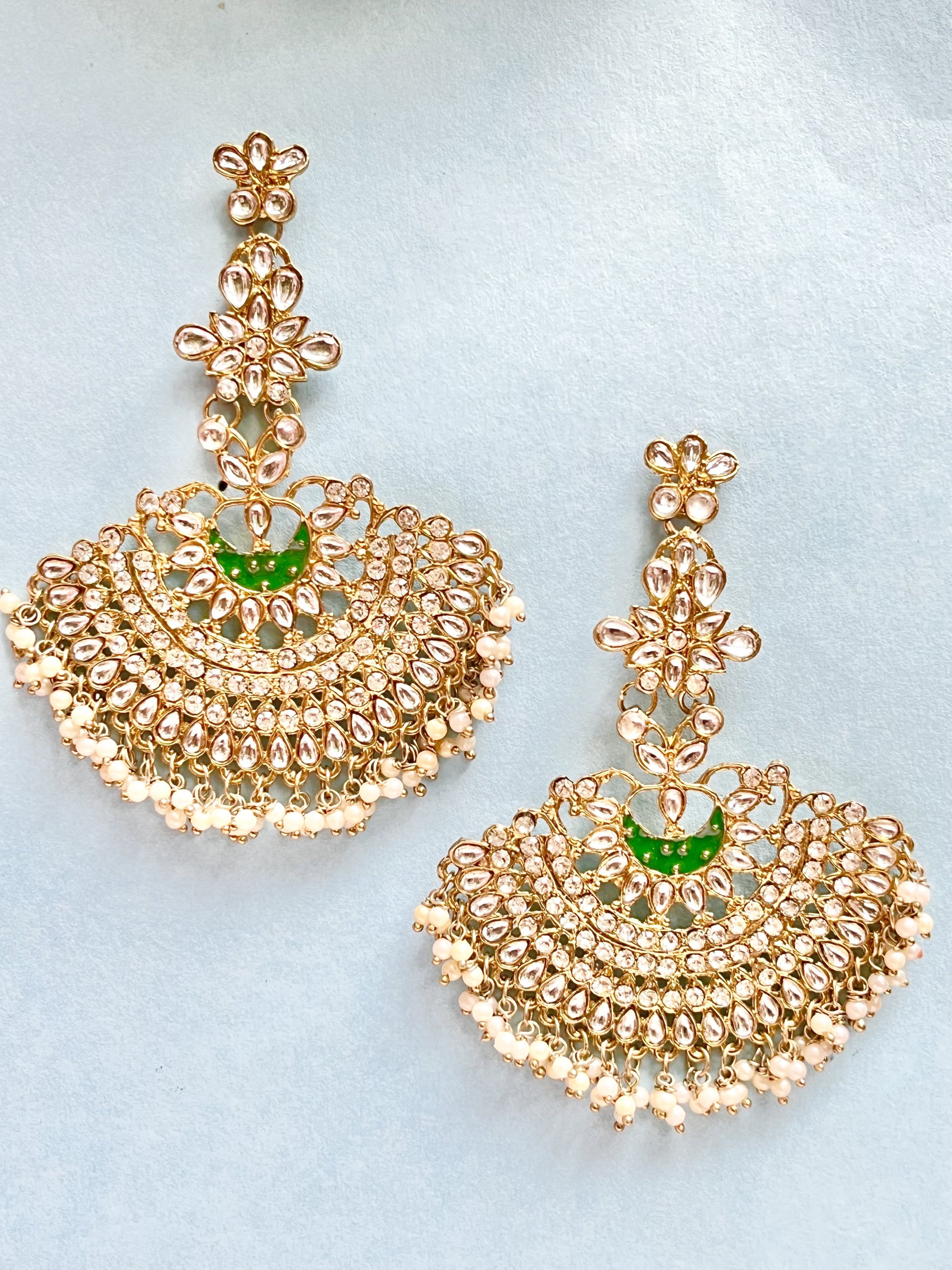GREEN CHANDBALIS