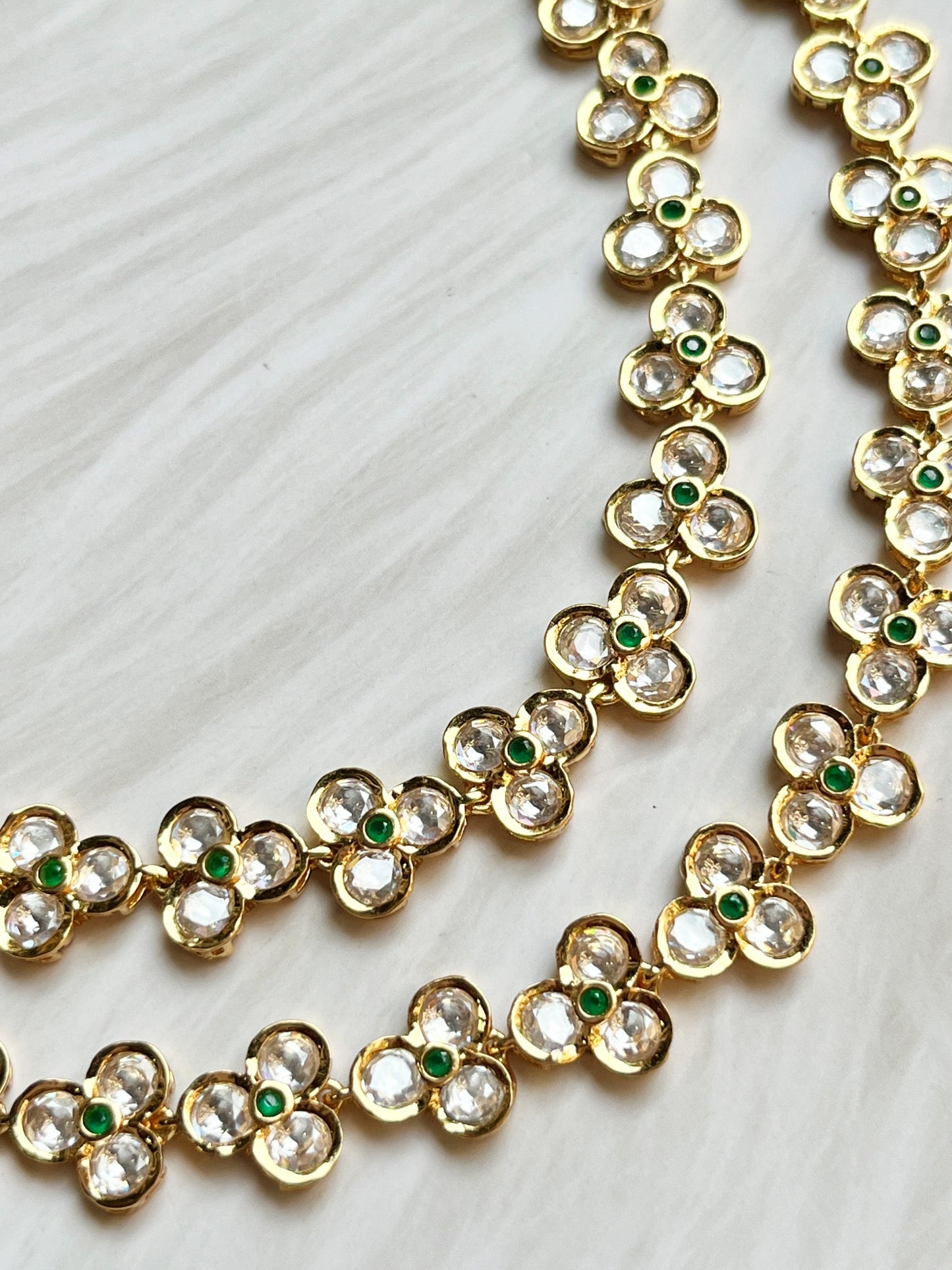 SWAPNESHWARI GOLD KUNDAN JEWELLERY SET