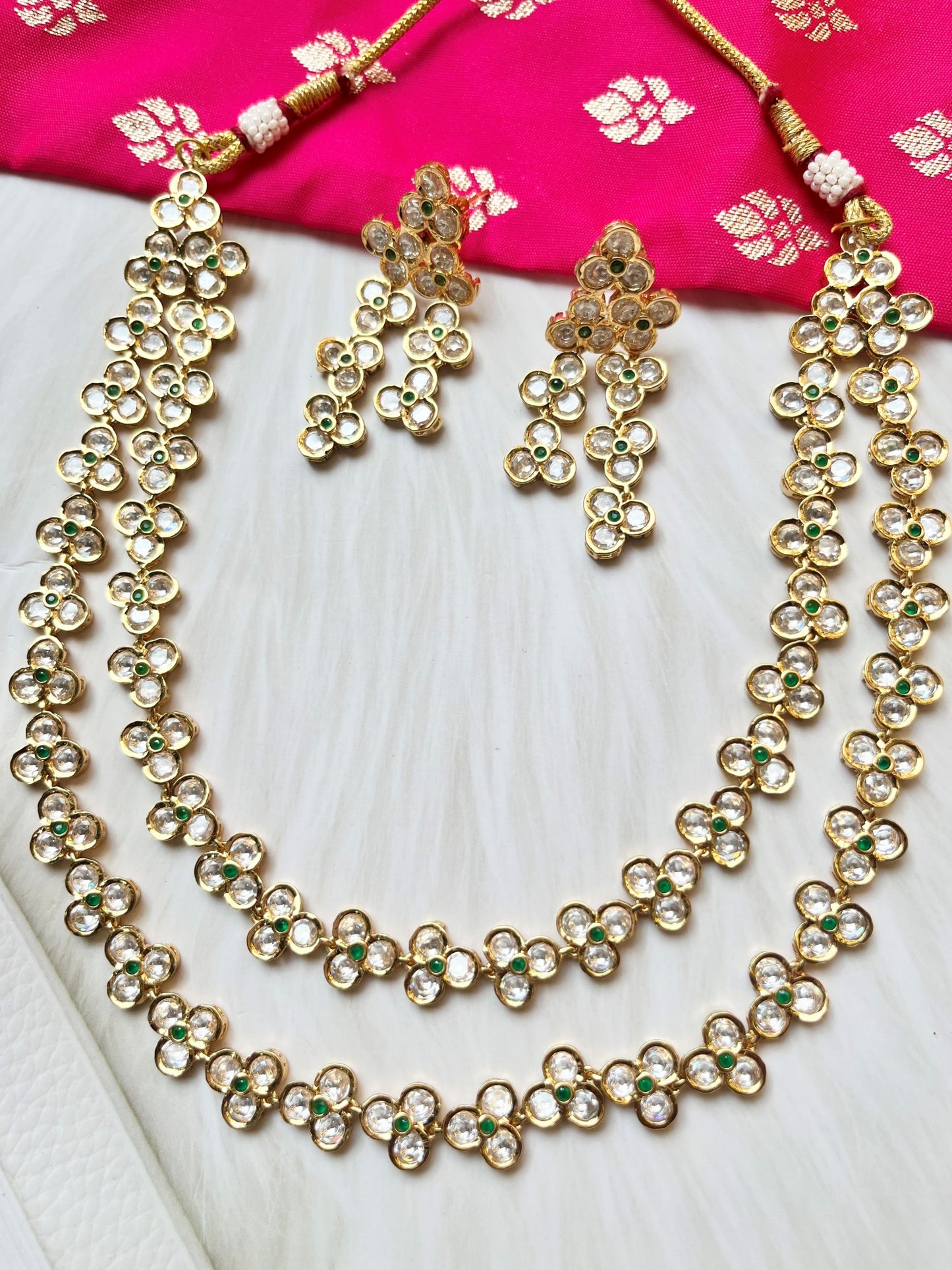 SWAPNESHWARI GOLD KUNDAN JEWELLERY SET