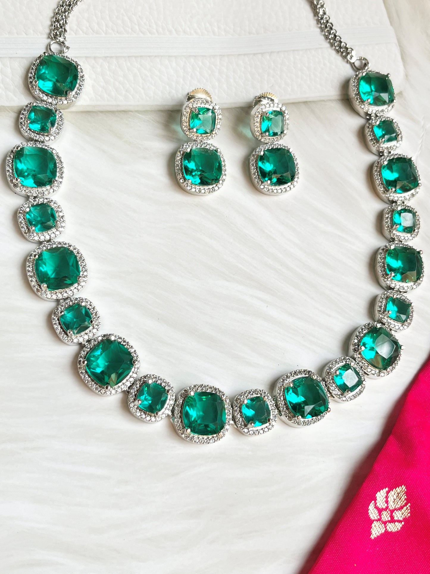 MILA EMERALD ZIRCONIA SET