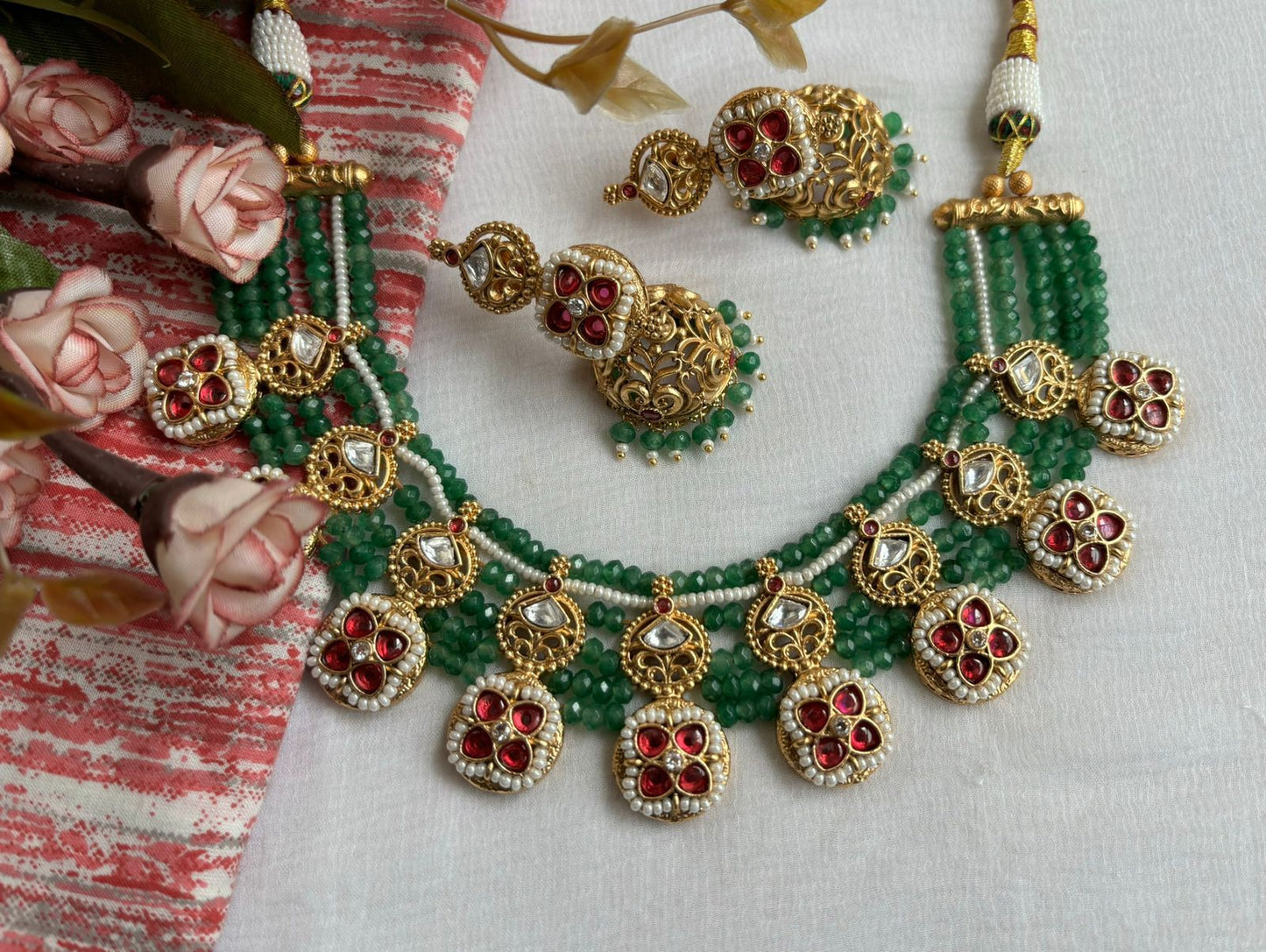 ARAMATI EMERALD JEWELLERY SET