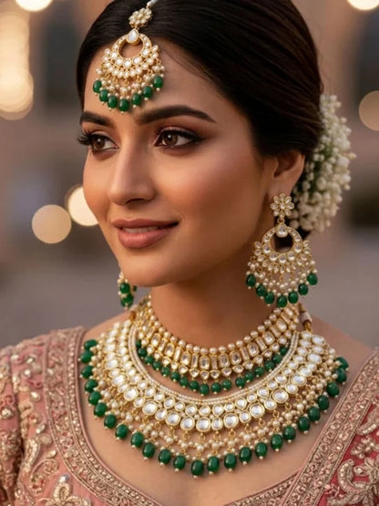 SOUMYA EMERALD NECKLACE SET