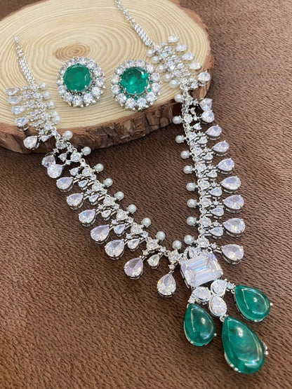 EXCLUSIVE AMERICAN DIAMOND JEWELLERY SET
