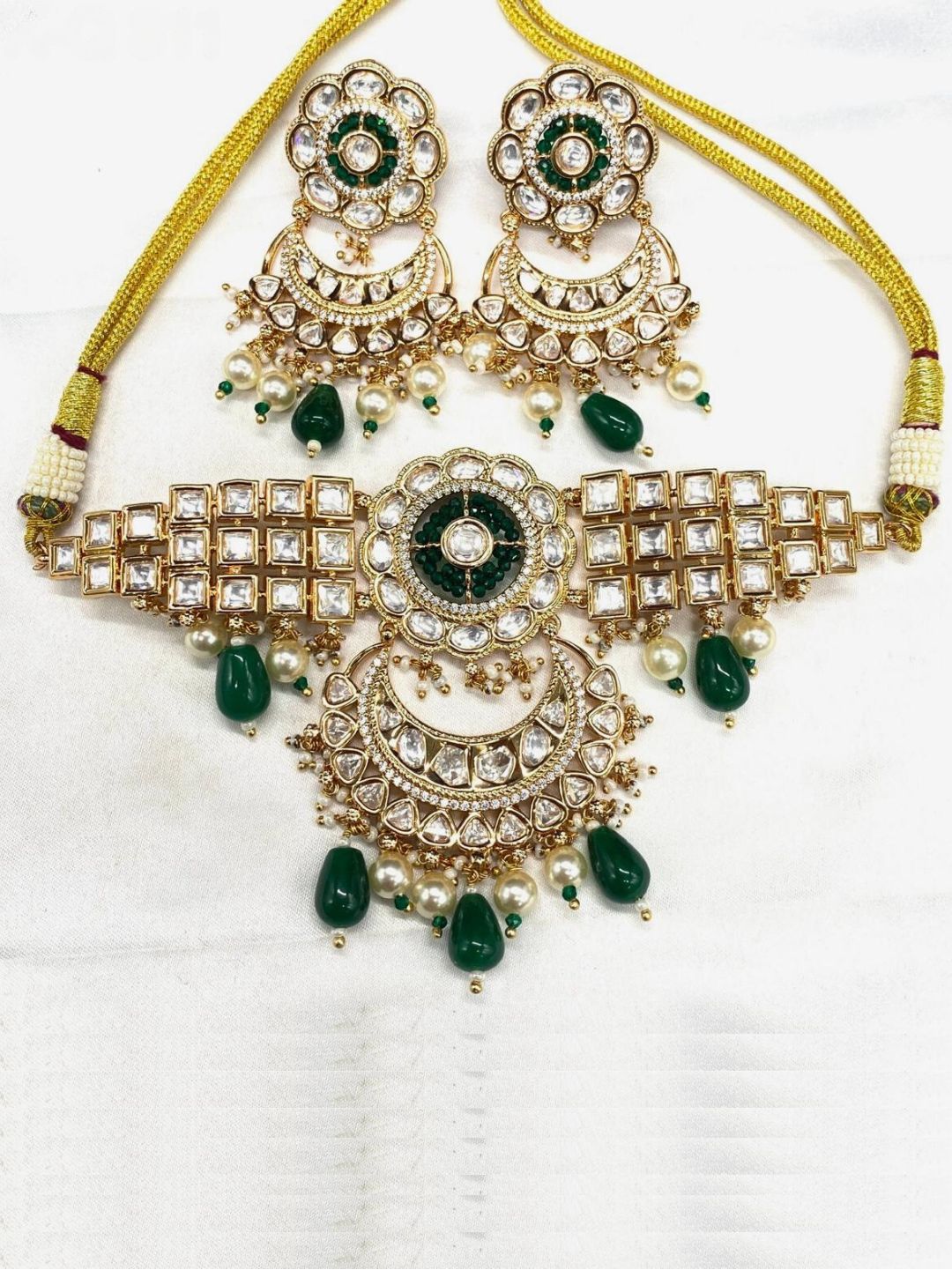 SWARNIKA EMERALD CHOKER SET