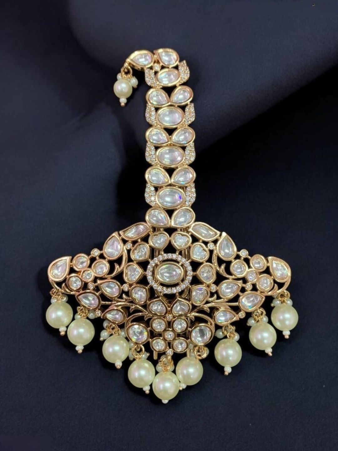 Ivory Moissanite Kilangi
