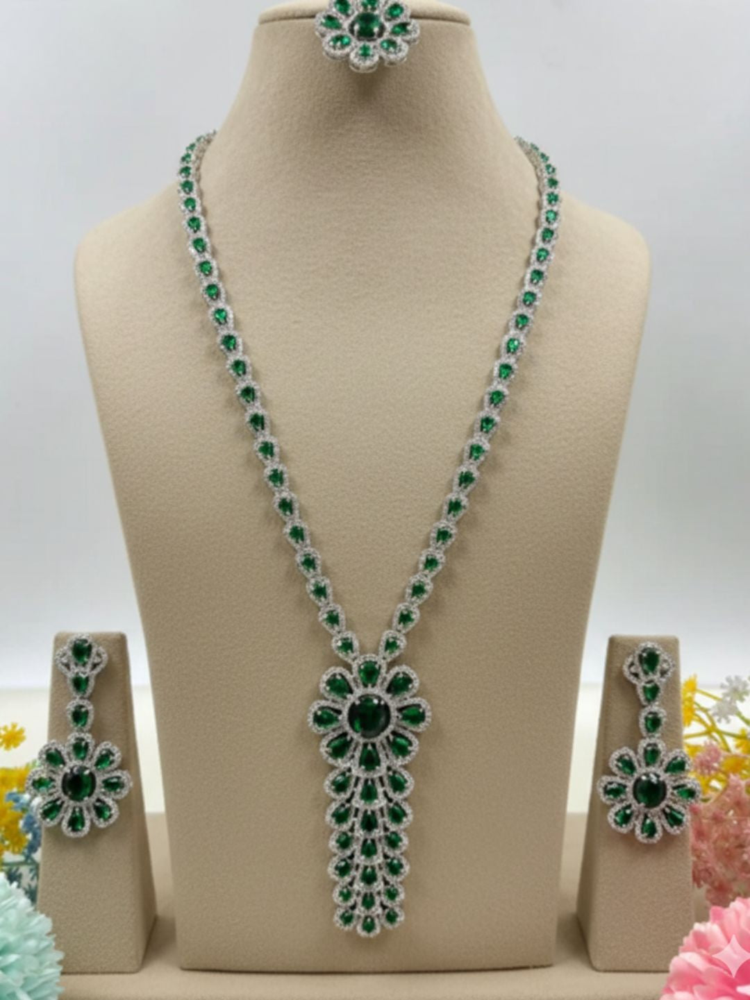 SAVIRA EMERALD AD NECKLACE SET