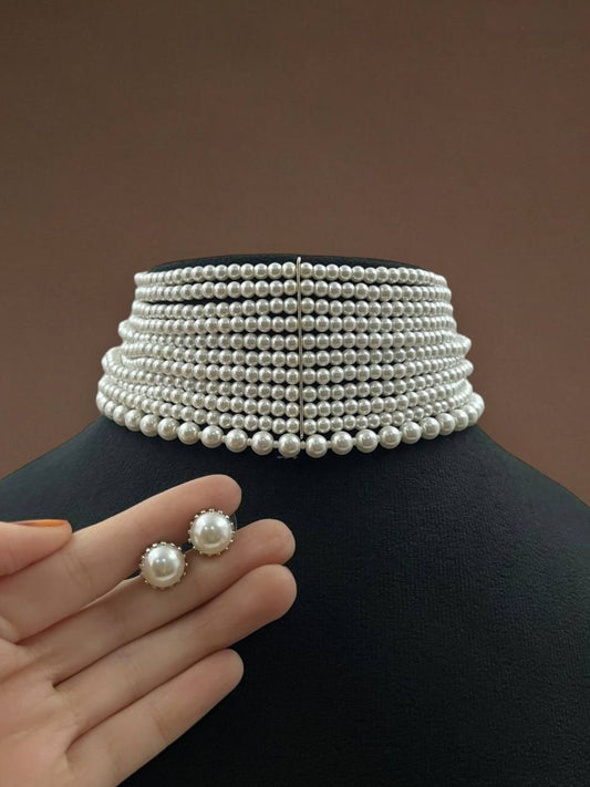 PEARL CHOKER NECKLACE WITH MATCHING STUDS