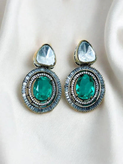 KRITIKA EMERALD KUNDAN NECKLACE