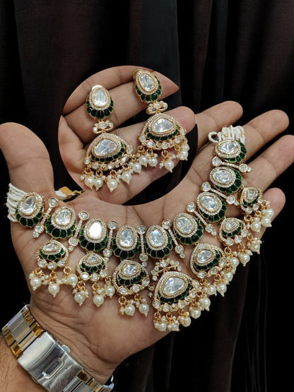 NANDINI EMERALD JEWELLERY SET