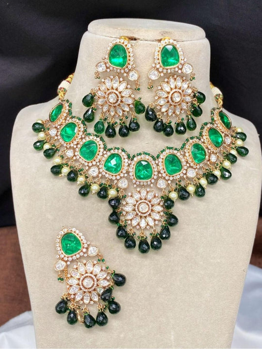 TAPOVAN EMERALD KUNDAN JEWELLERY SET