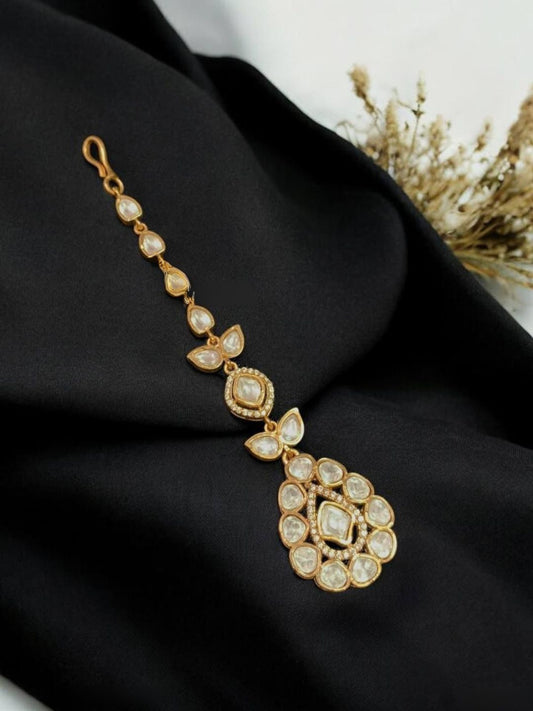 ZAMRUD MOISSANITE POLKI MAANG TIKKA