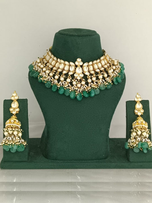 ISHYA EMERALD JADAU JEWELLERY SET