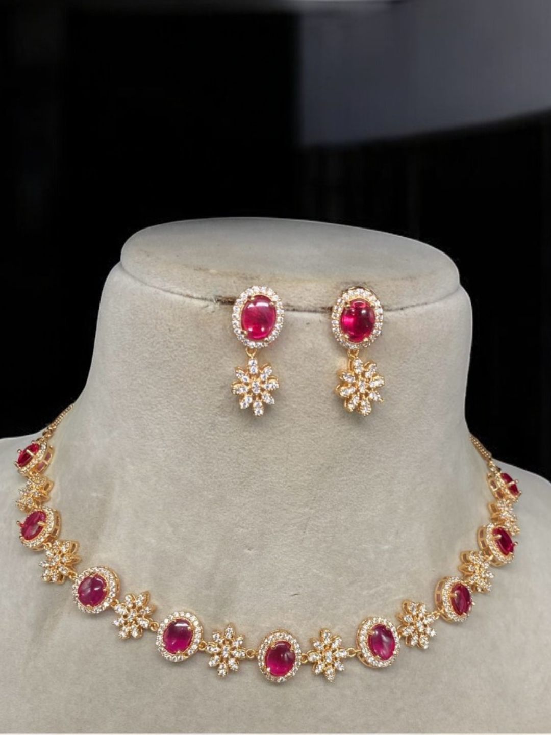 DAMYANTI RANI JEWELLERY SET