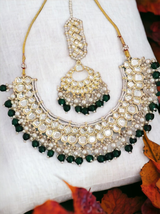 SOUMYA EMERALD NECKLACE SET