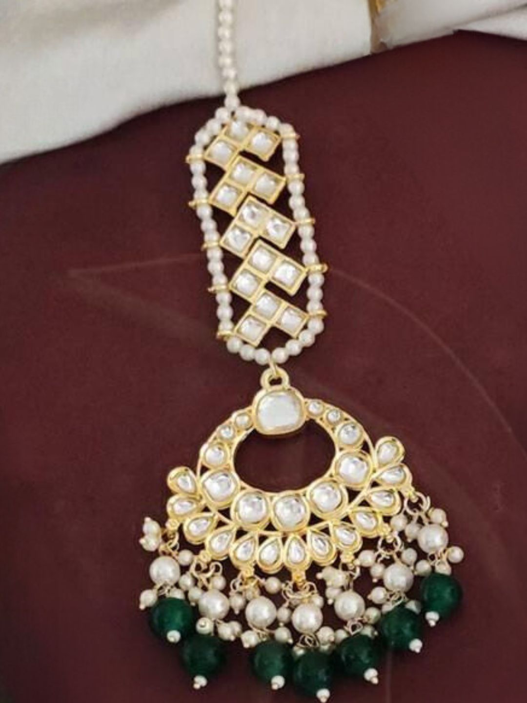 SOUMYA EMERALD NECKLACE SET