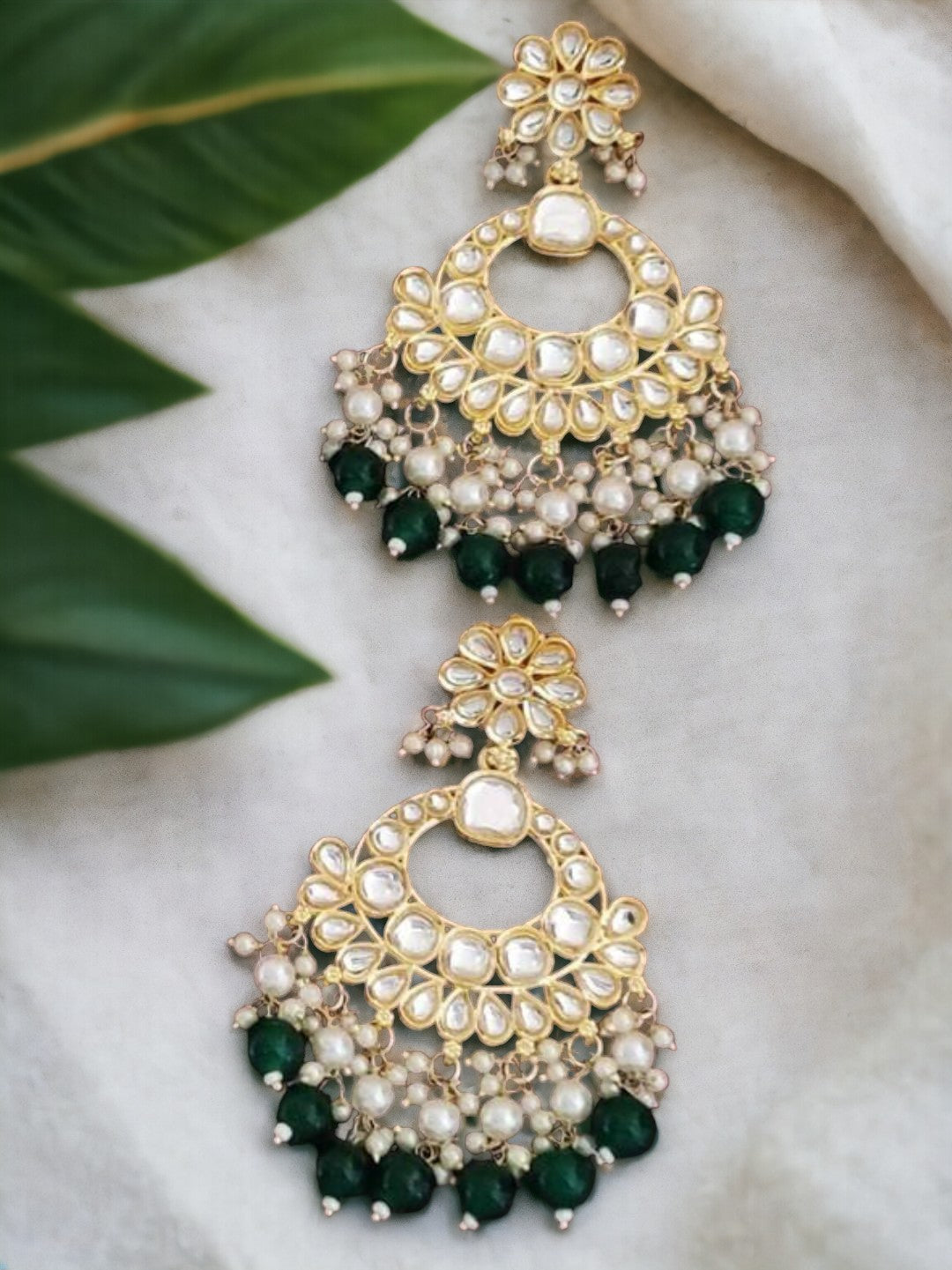 SOUMYA EMERALD NECKLACE SET