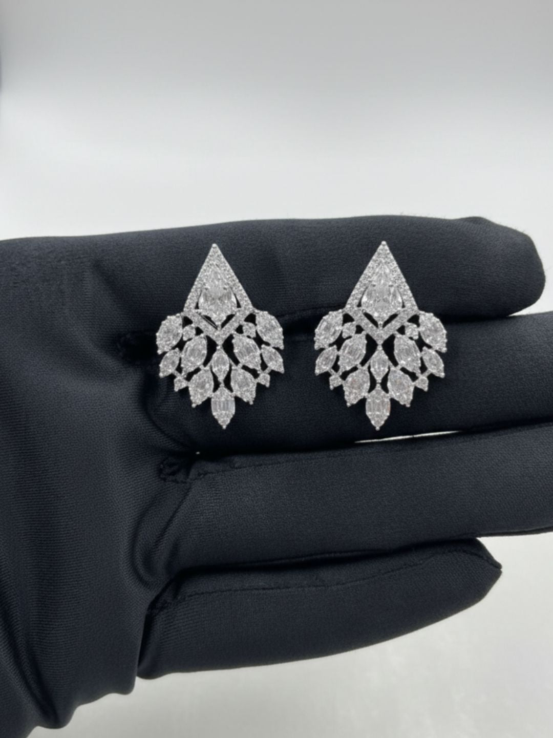 VIRENA AMERICAN DIAMOND NECKLACE