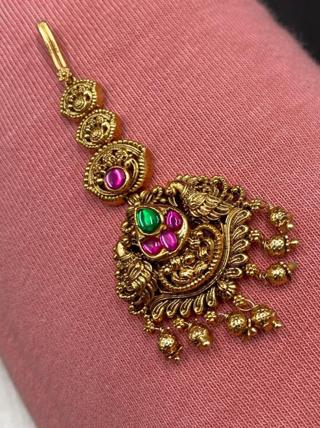 ANTIQUE PINK GREEN MAANG TIKKA
