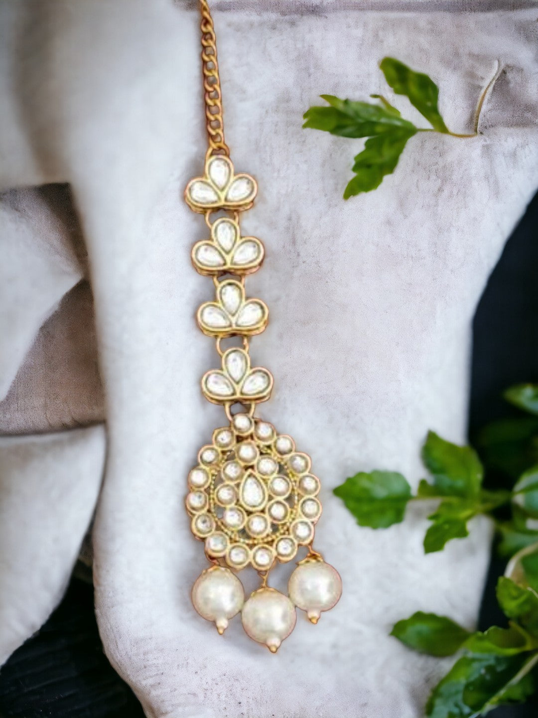 CHARU WHITE JEWELLERY SET