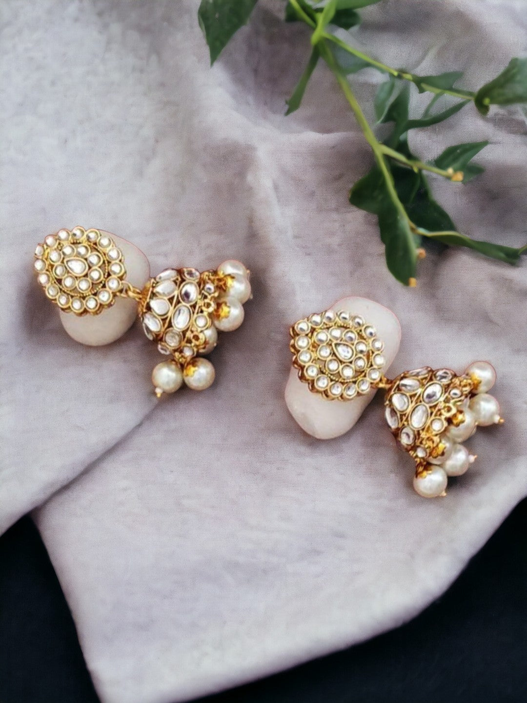 CHARU WHITE JEWELLERY SET