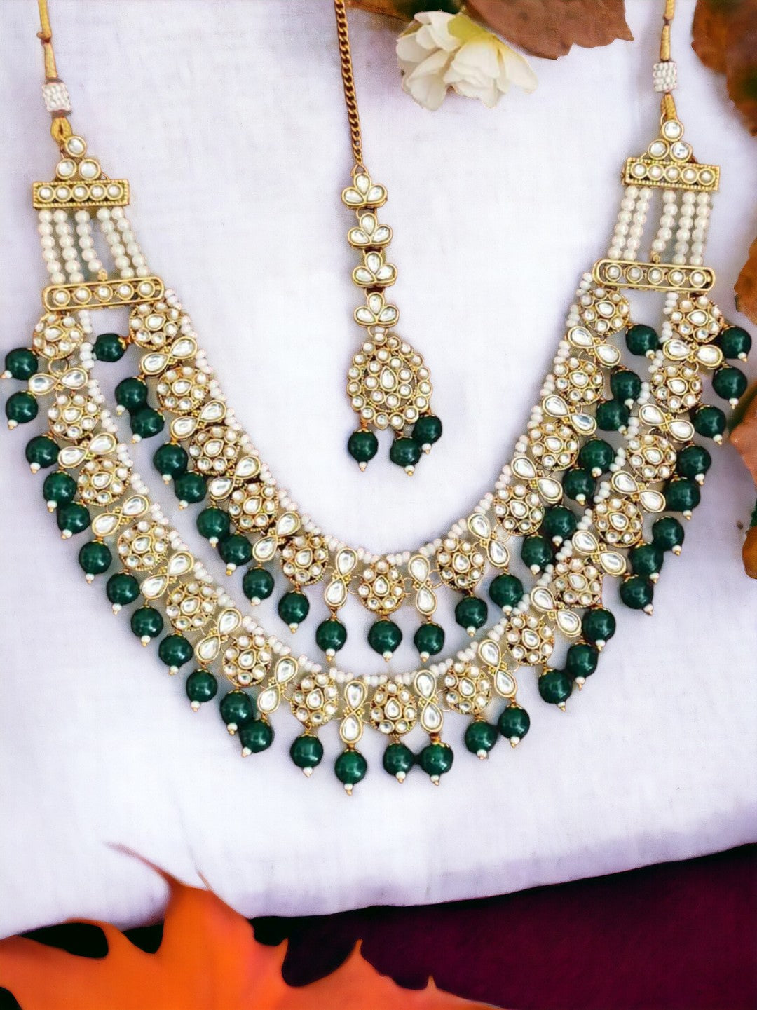 CHARU EMERALD JEWELLERY SET