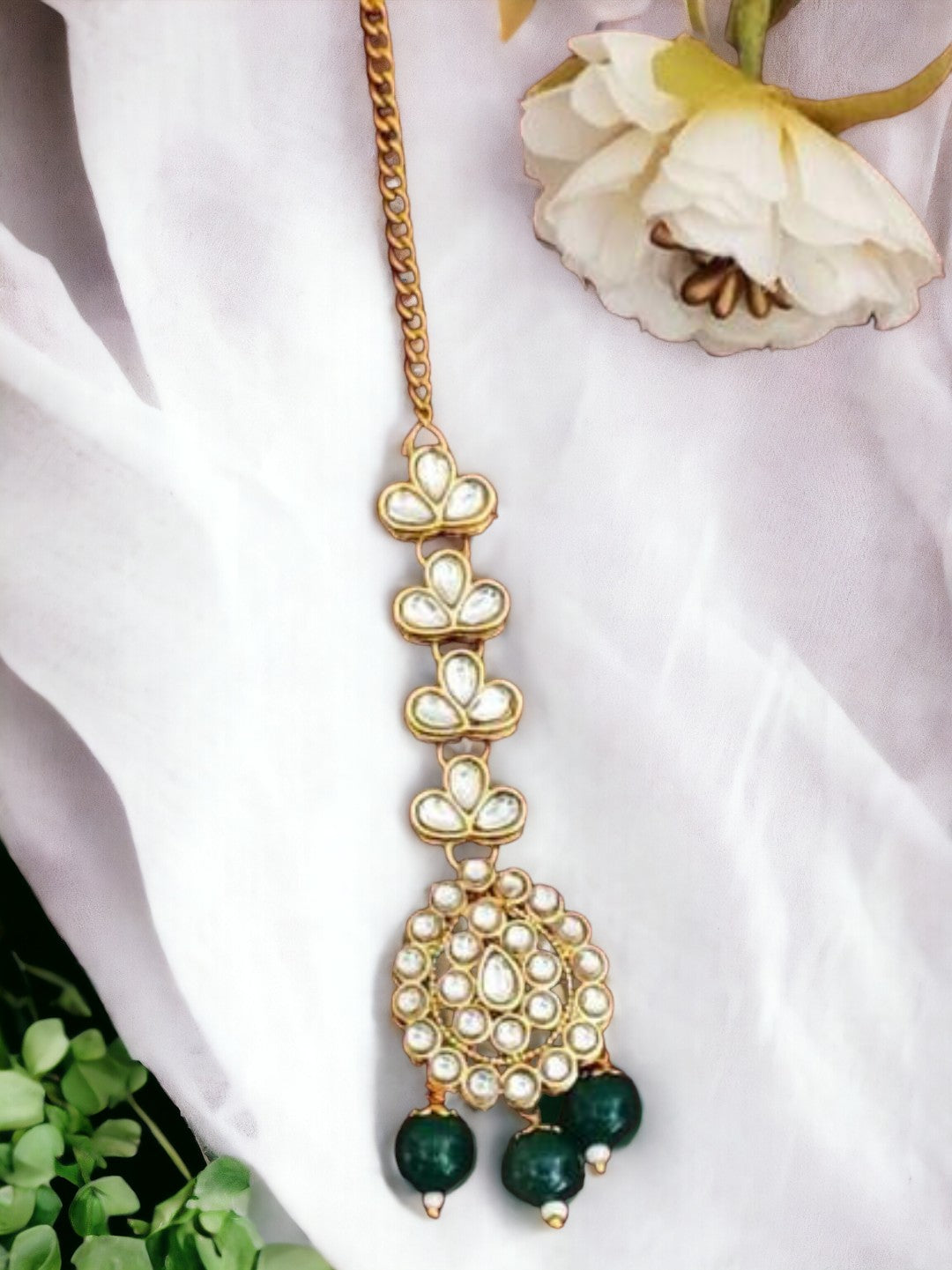 CHARU EMERALD JEWELLERY SET