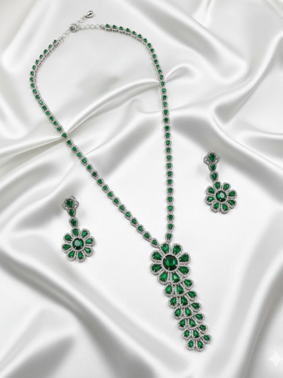 SAVIRA EMERALD AD NECKLACE SET